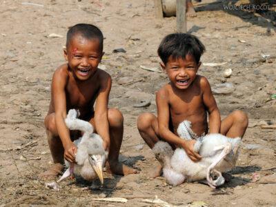 4K4271-Dzieci Boeng Tonle Sab