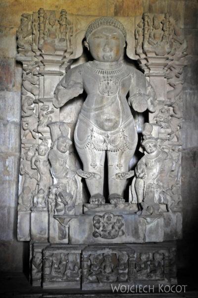 IN07165-Khajuraho-wnętrze Vaman Temple