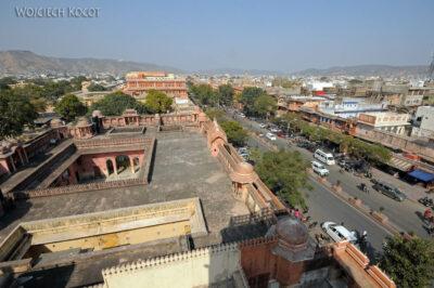 IN23038-Jaipur-Hawa Mahal - widok na miasto i okolicę