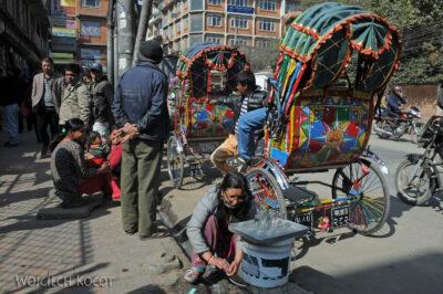 IN12006-Kathmandu-na ulicach