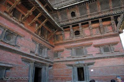 IN12105-Kathmandu-na dziedzińcu pałacuwym przy Durbar Square