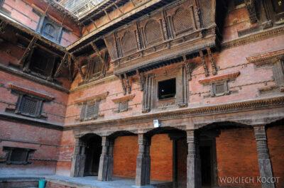 IN12117-Kathmandu-na dziedzińcu pałacuwym przy Durbar Square