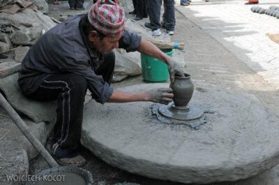 IN14108-Kathmandu-Bhaktapur-wyrób ceramiki