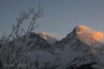 IN20014-Treking-dz3-Pierwsze promiena na Annapurna