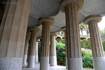 Bapp100-Park Guell-kolumnada pod ławką