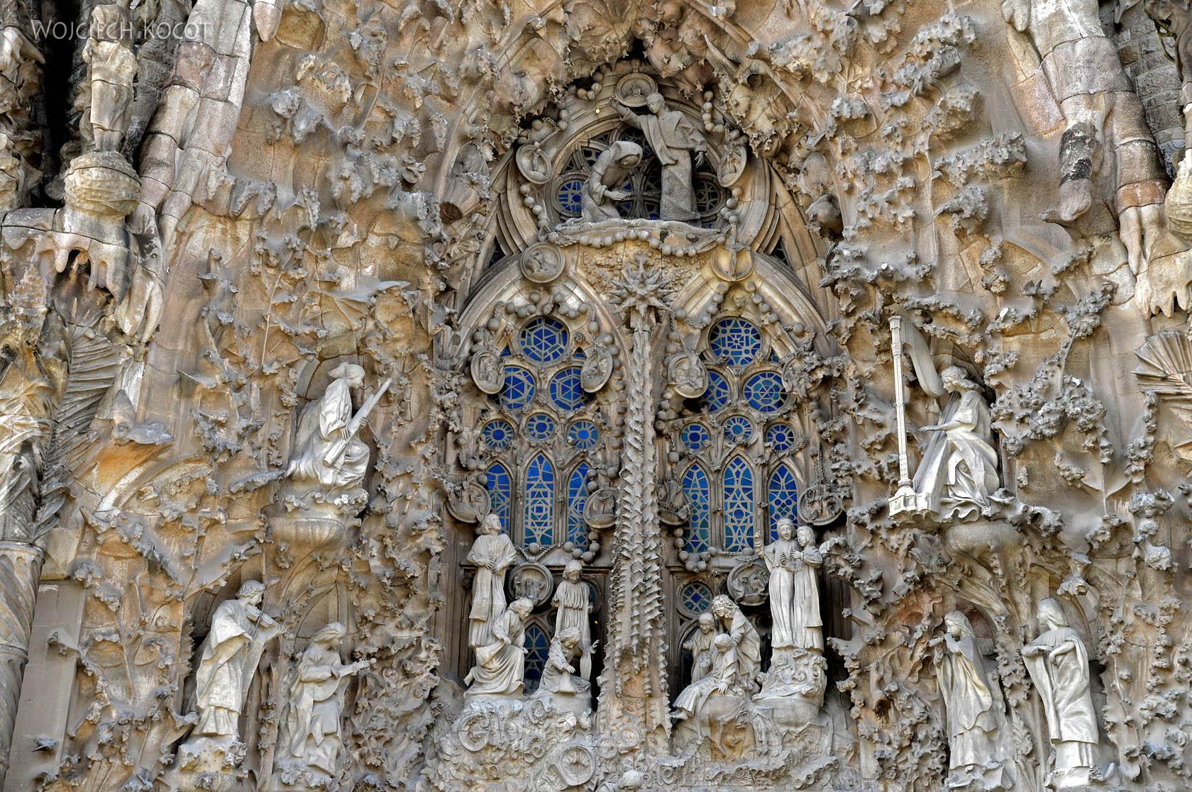 Basz037-La Sagrada Familia-fasada Bożego Narodzenia-wschodnia