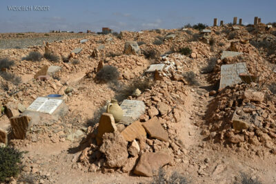 Tul047-Cmentarz koło Ksaru Haddada