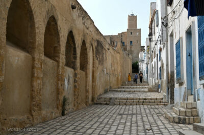 Tuf073-Sousse-wzdłuż murów miejskich