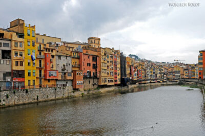52-004-Girona-Domy nad rzeką