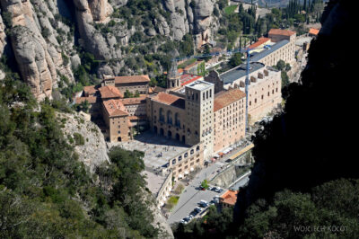 53-085-Montserrat-widok z Góry na klasztor
