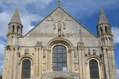 Pig7006-Kościół Saint Jouin De Marnes