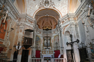 Pis1167-Monterosso-Kościół z kościotrupami