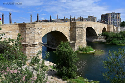 Pij1088-Saragossa-Most Puente de Piedra