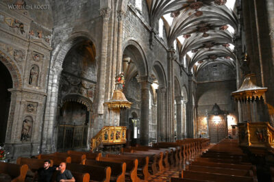 Pij3028-Jaca-Saint Peter's Cathedral