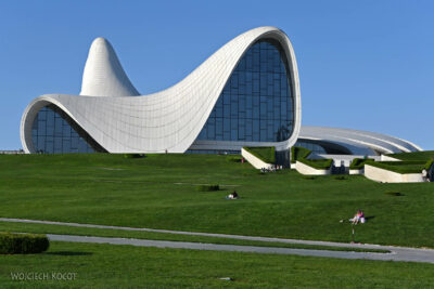 kauB145-Baku-Heydar Aliyev Centre