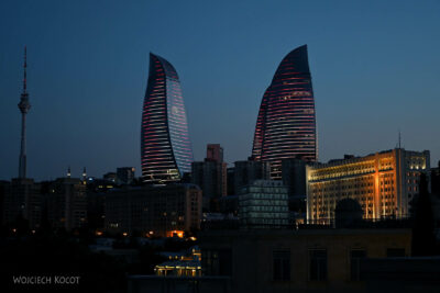 kauB241-Baku-Flame Towers