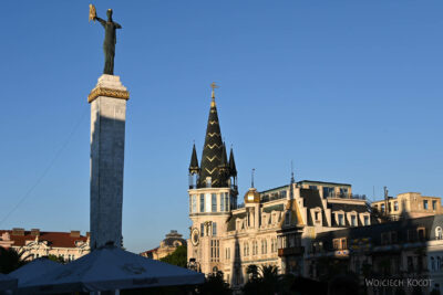 kauN105-Batumi-Pomnik Medei za złotym runem