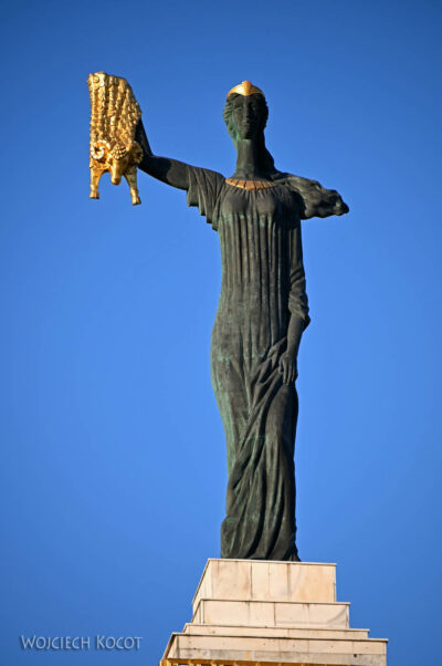 kauN106-Batumi-Pomnik Medei za złotym runem