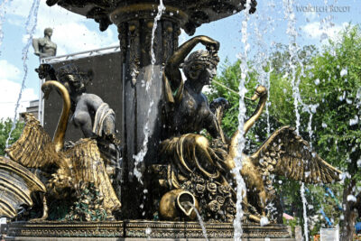 kauX150-Erywań-fontanna przy pomniku