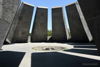 kauX178-Erywań-Pomnik Męczeństwa