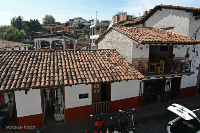 mxa040-Valle de Bravo-na uliczkach