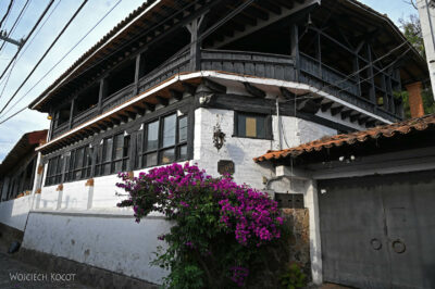 mxa067-Valle de Bravo-na uliczkach