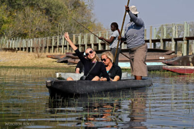 afr10d036-spływ mokoro po delcie Okavango