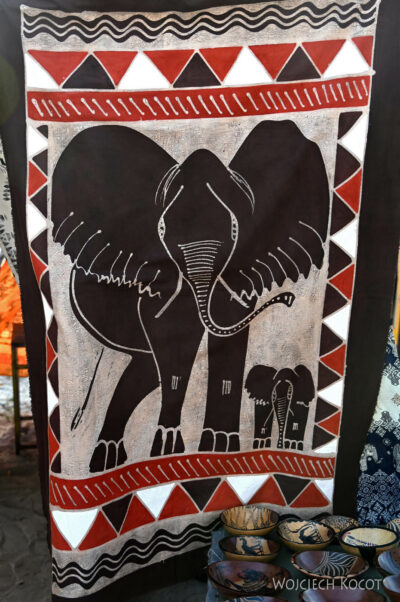 afr10d155-Maun-suweniry