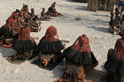 afr16d041-w wiosce Himba afr16d041-w wiosce Himba