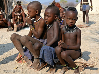 afr16d090-w wiosce Himba afr16d090-w wiosce Himba