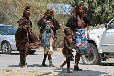 afr17d007-Opuwo-kobiety Himba afr17d007-Opuwo-kobiety Himba