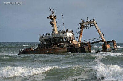 afr19d108-wrak przy brzegu afr19d108-wrak przy brzegu